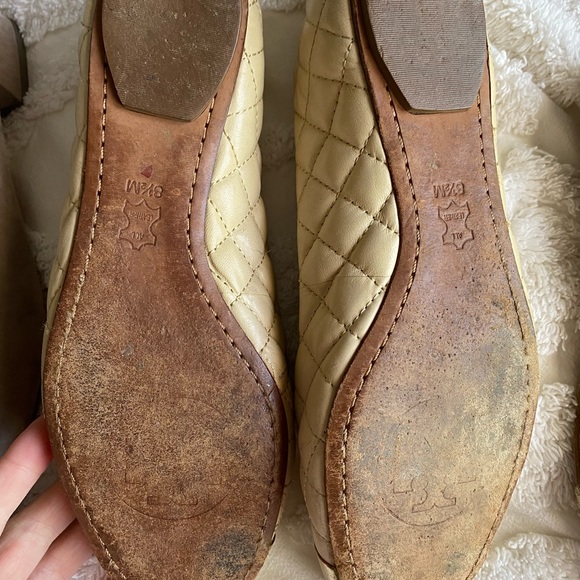 Tory Burch cream and gold toe cap ballet flats - Picture 2 of 2